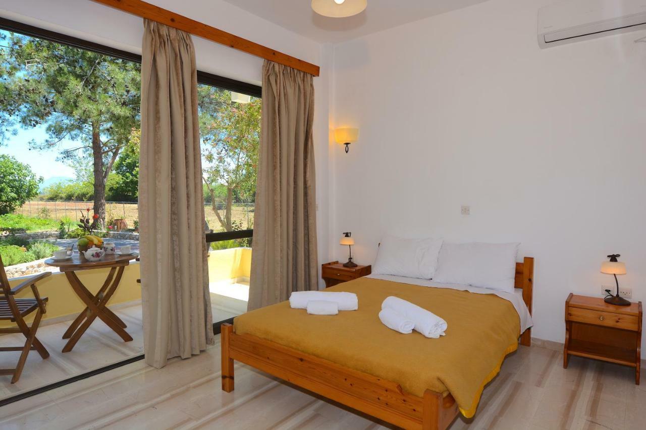 Alexandra Apartments Melikia Ngoại thất bức ảnh