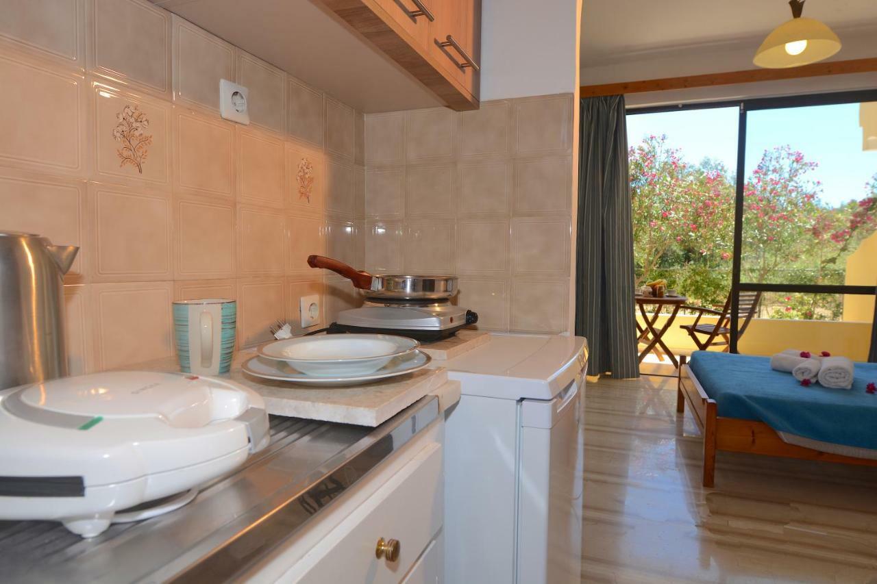 Alexandra Apartments Melikia Ngoại thất bức ảnh