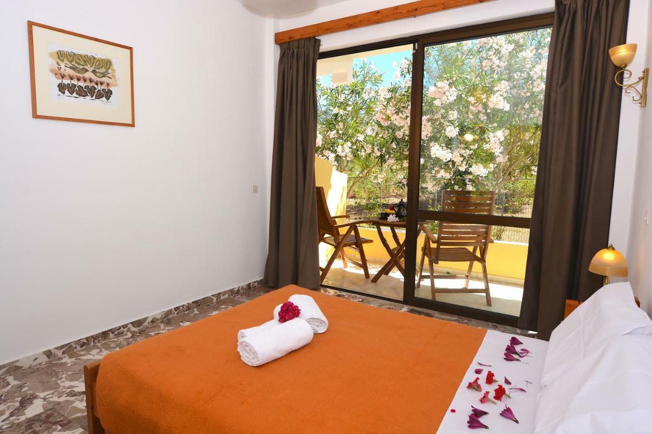 Alexandra Apartments Melikia Ngoại thất bức ảnh