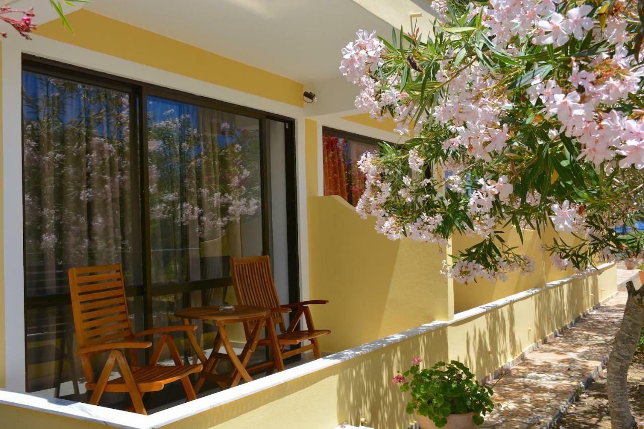 Alexandra Apartments Melikia Ngoại thất bức ảnh